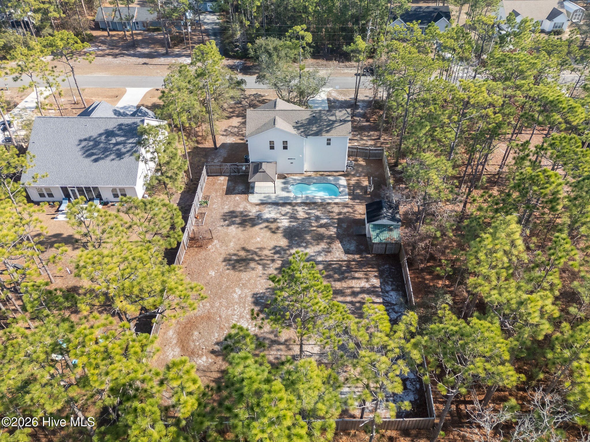 100548283 | Photo 40