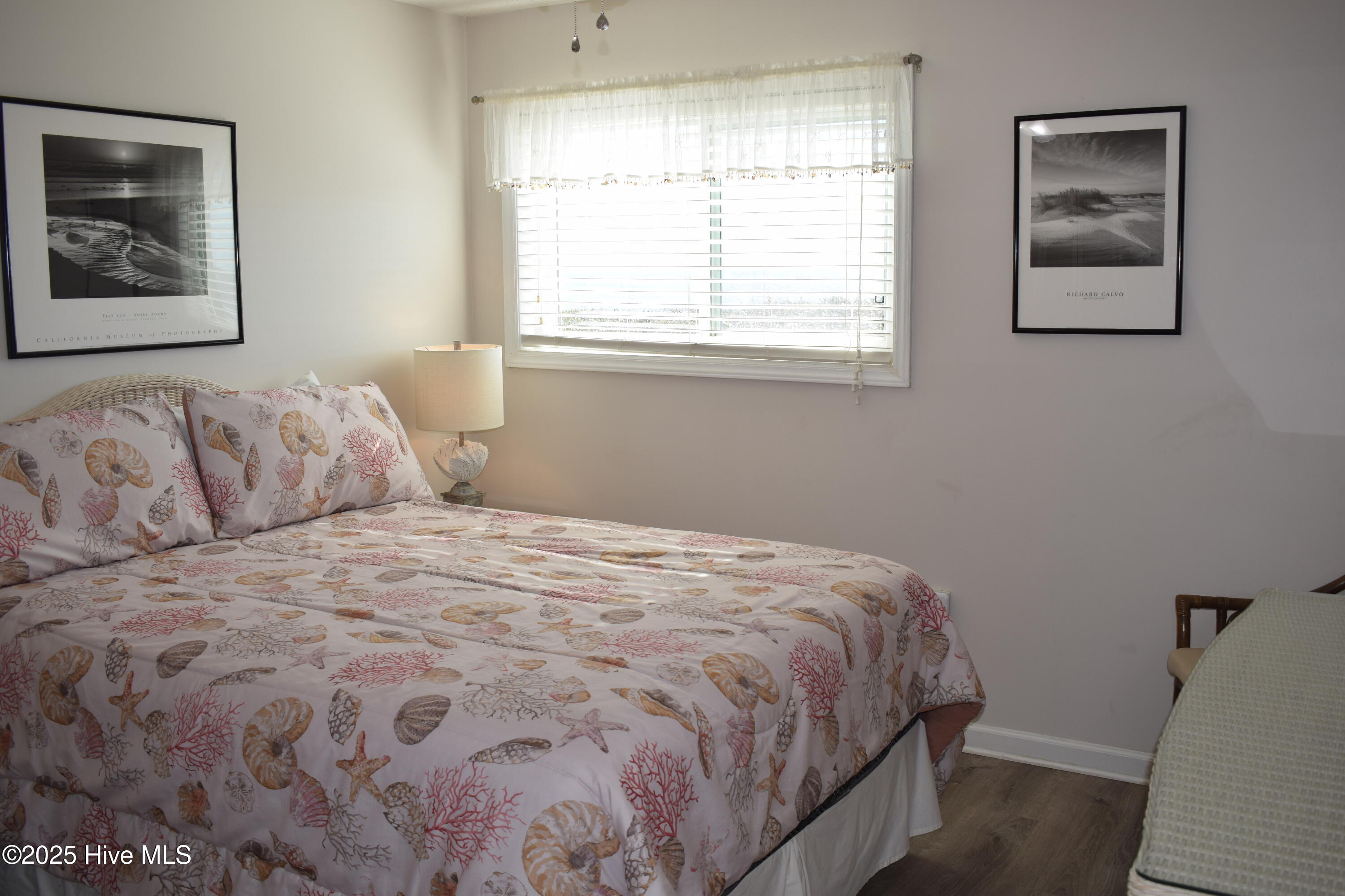 100547630 | Photo 24