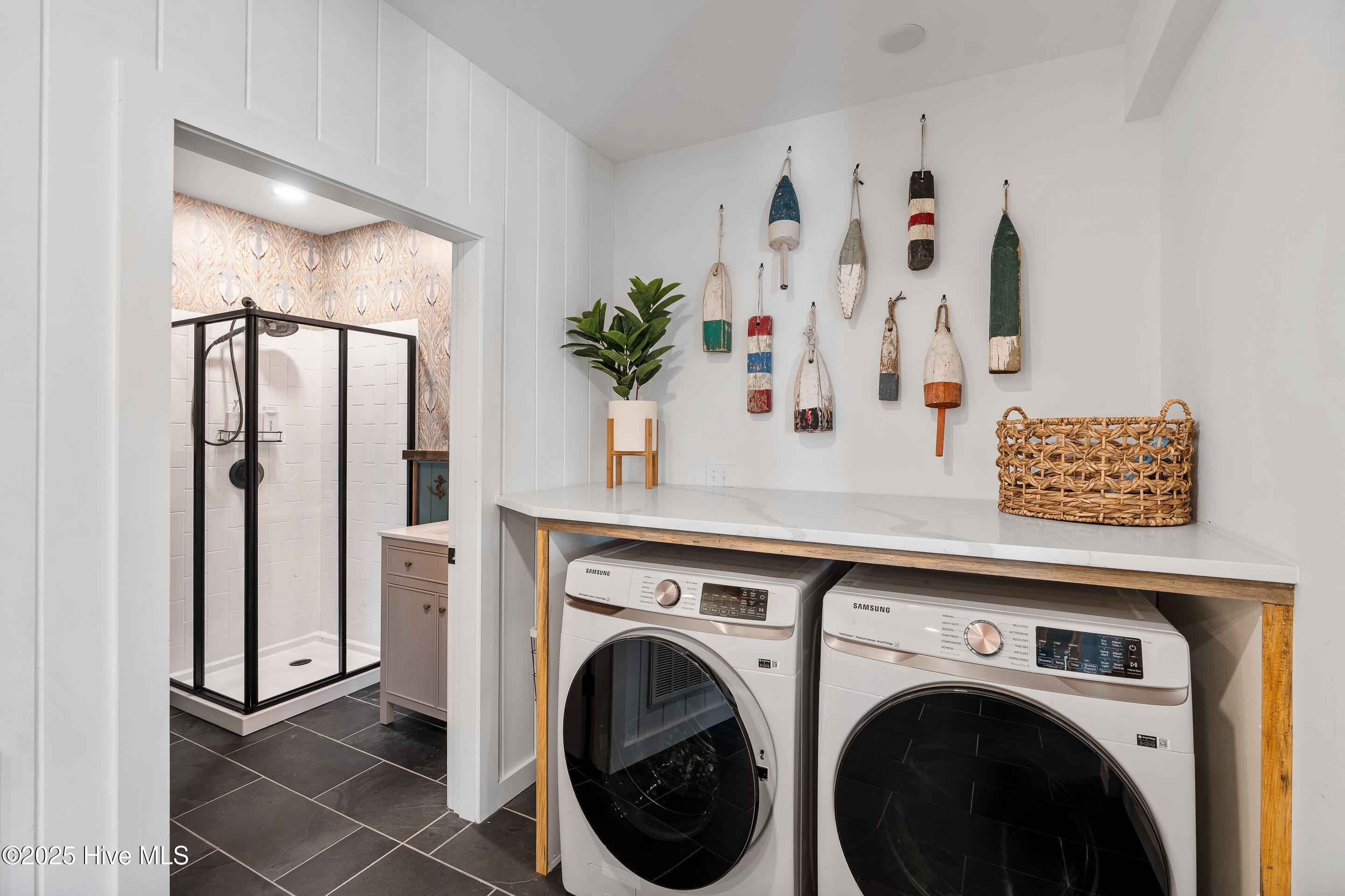 100559399 | Photo 28