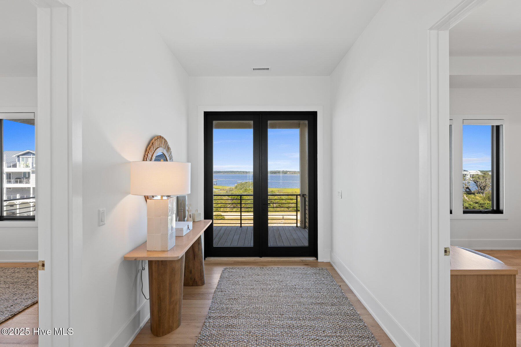 100535055 | Photo 36