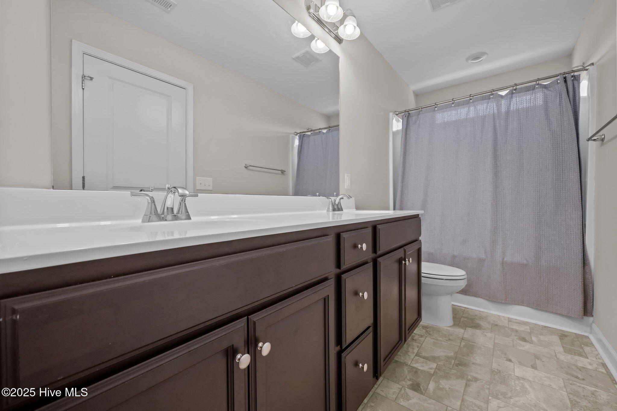 100549921 | Photo 26