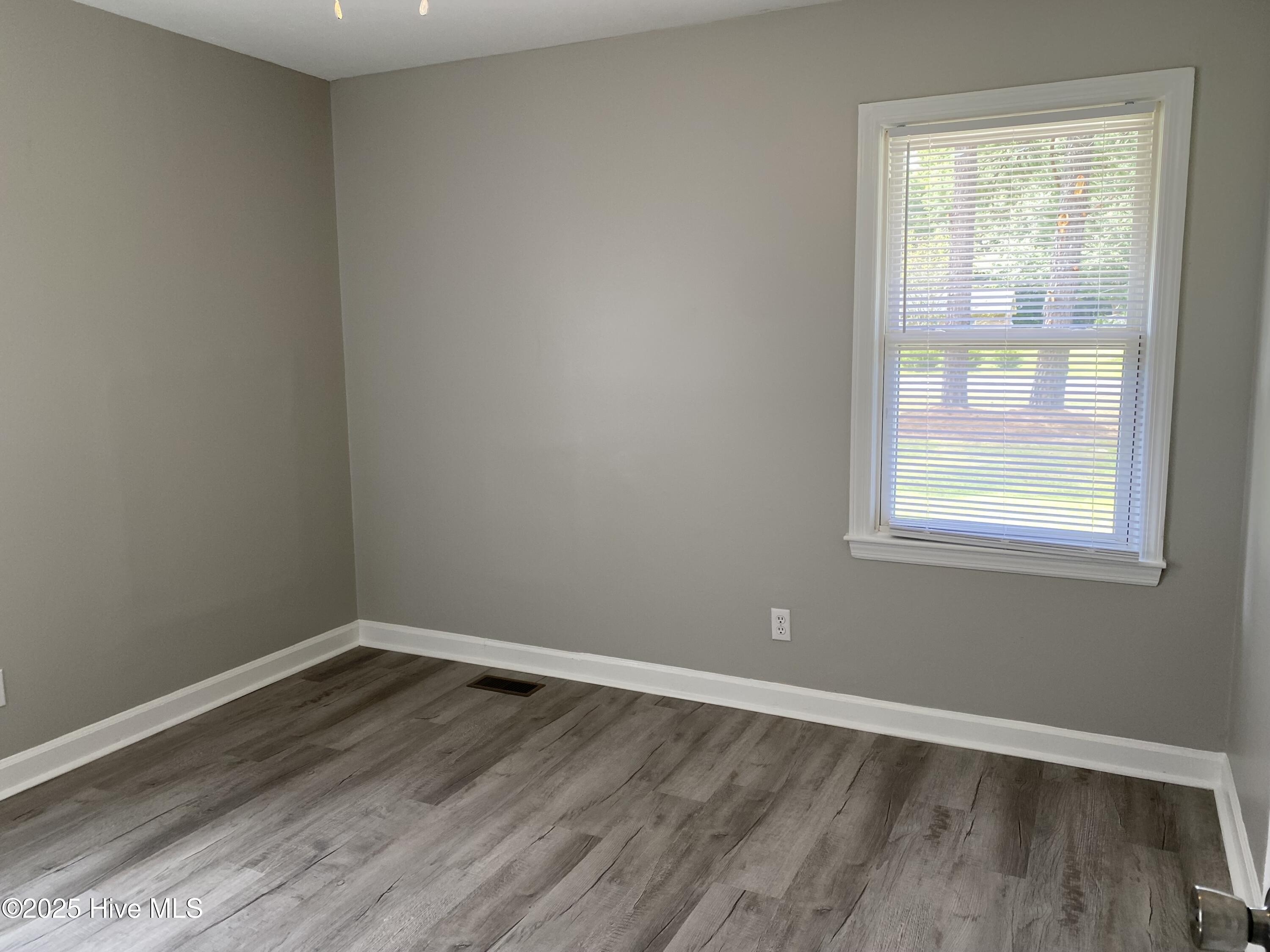 100530577 | Photo 30