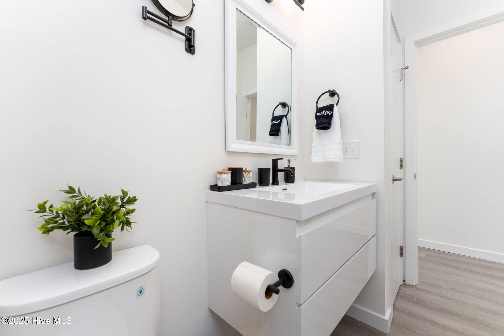 100485156 | Photo 37