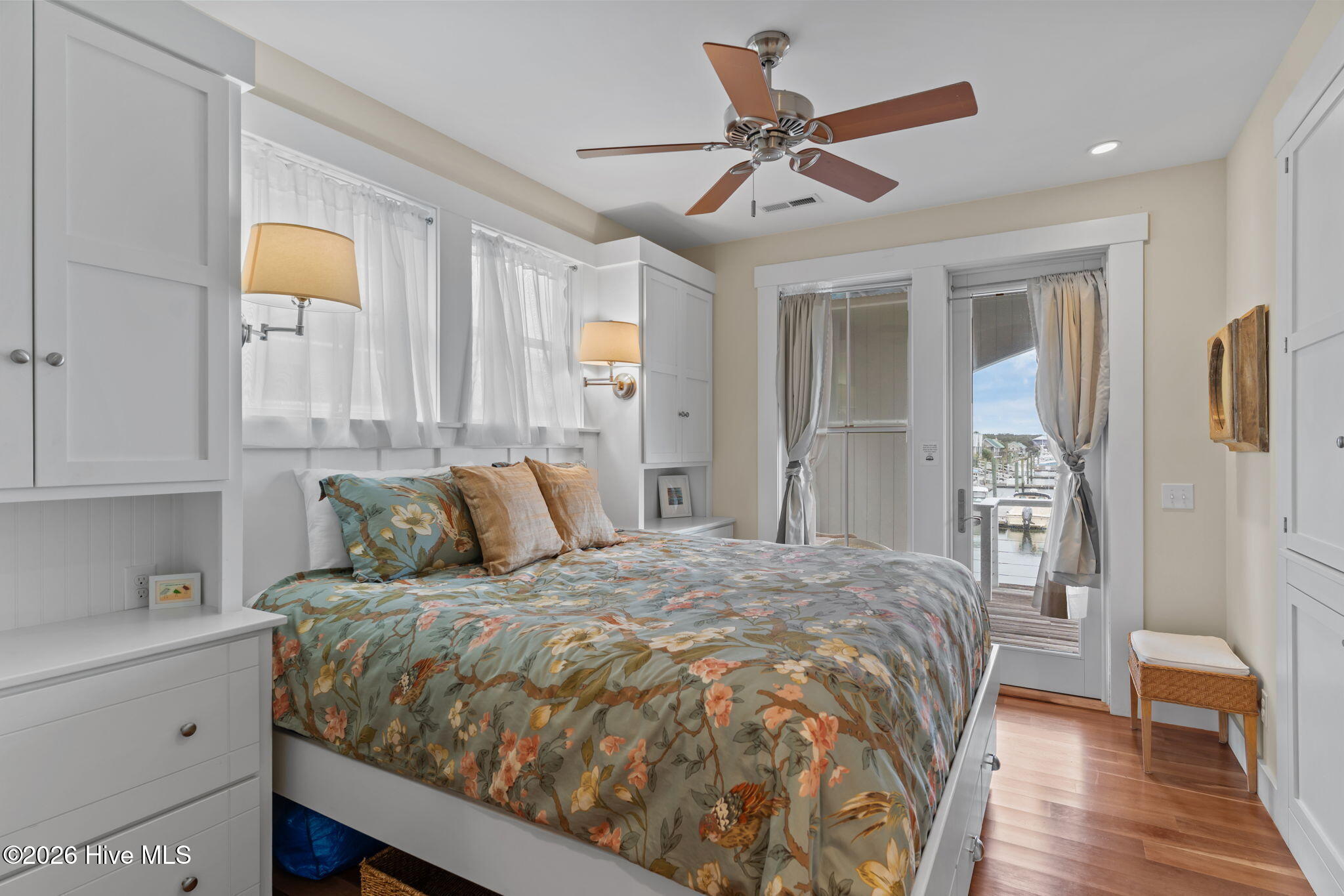 100555119 | Photo 37