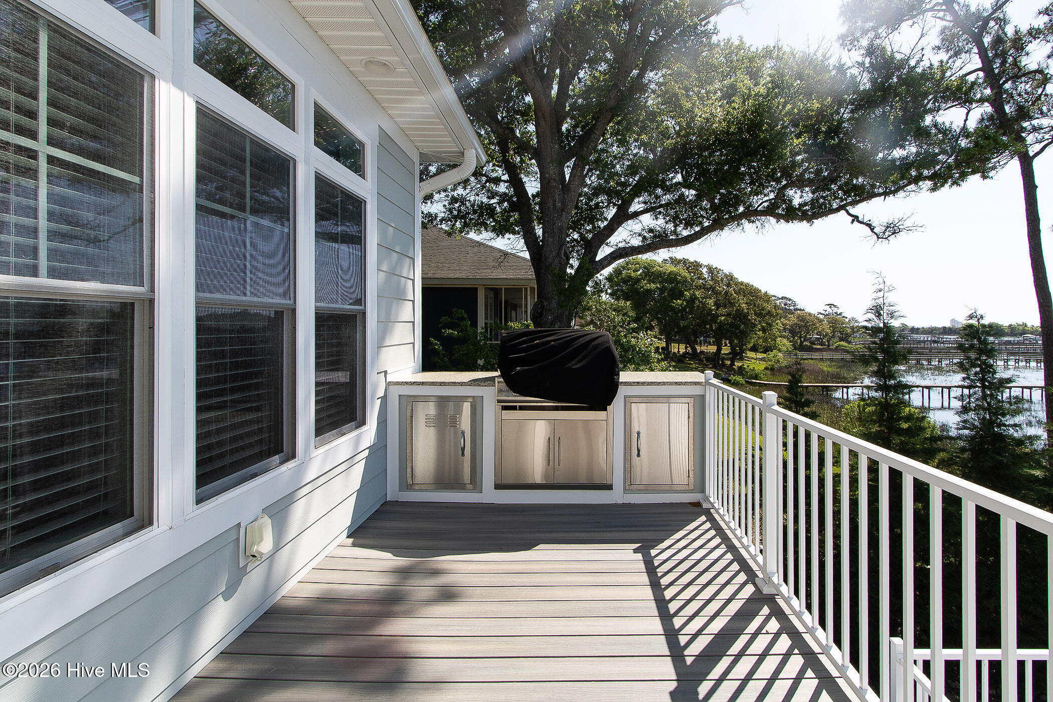 100568588 | Photo 69