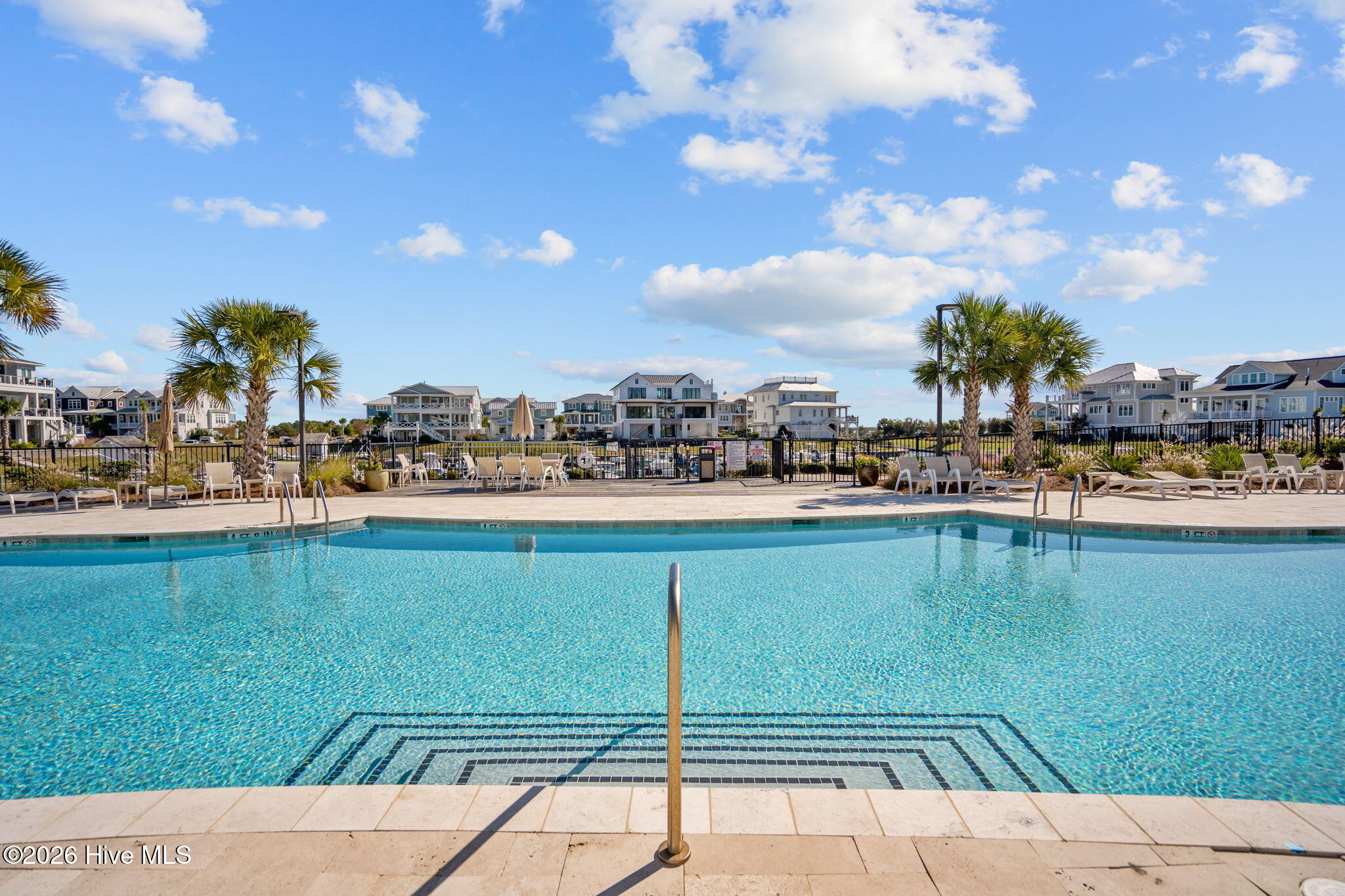 100561324 | Photo 41