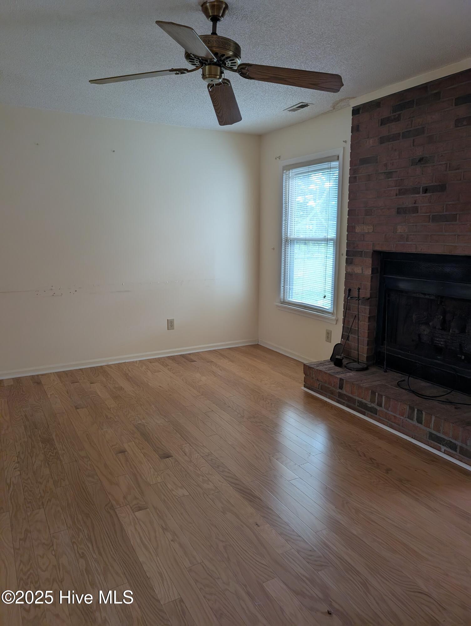 100519506 | Photo 14