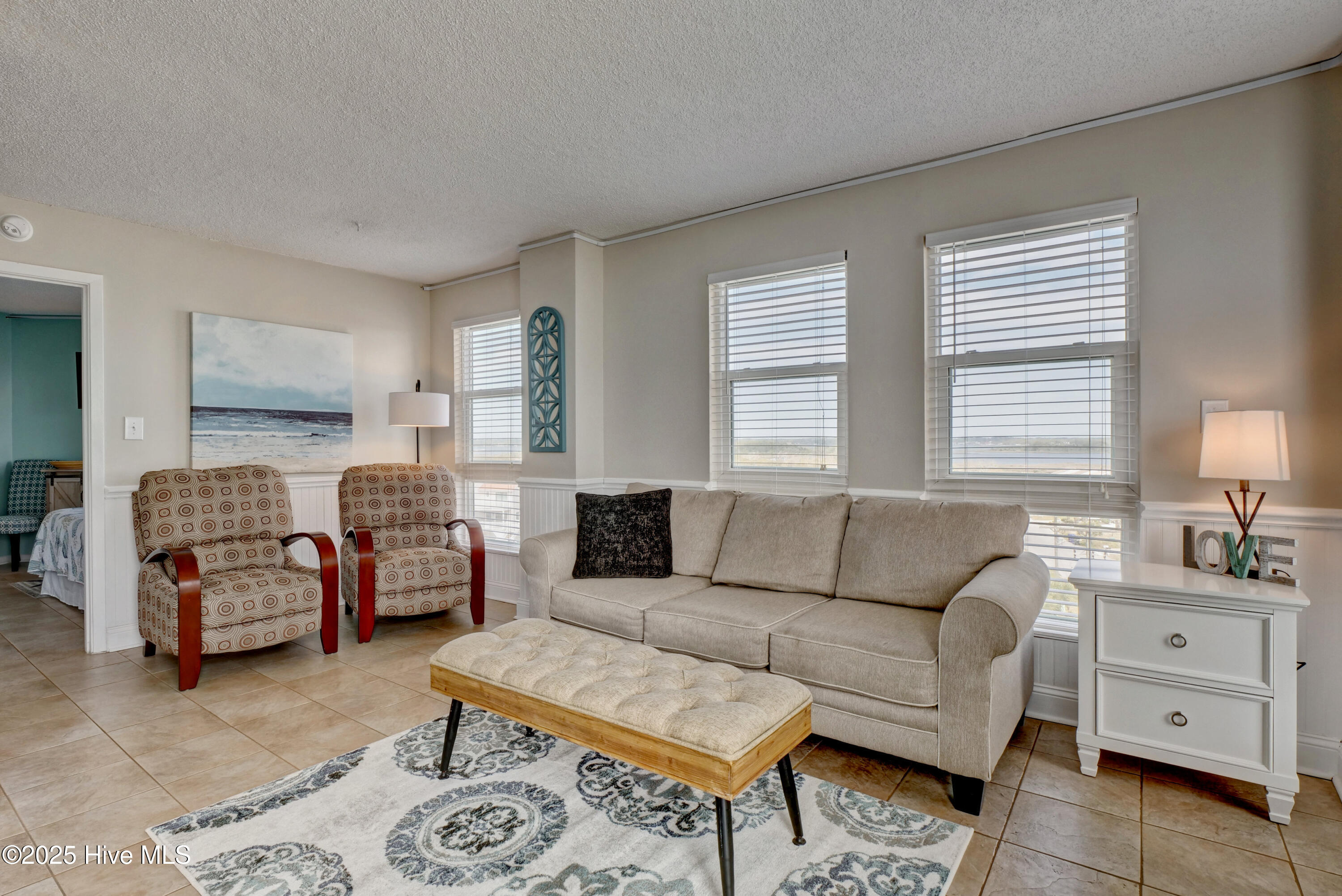 100521283 | Photo 19