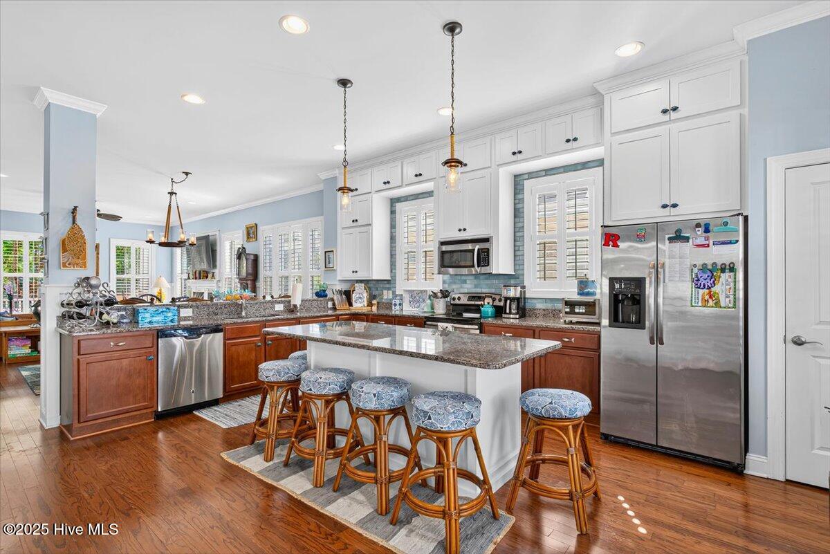 100518883 | Photo 16