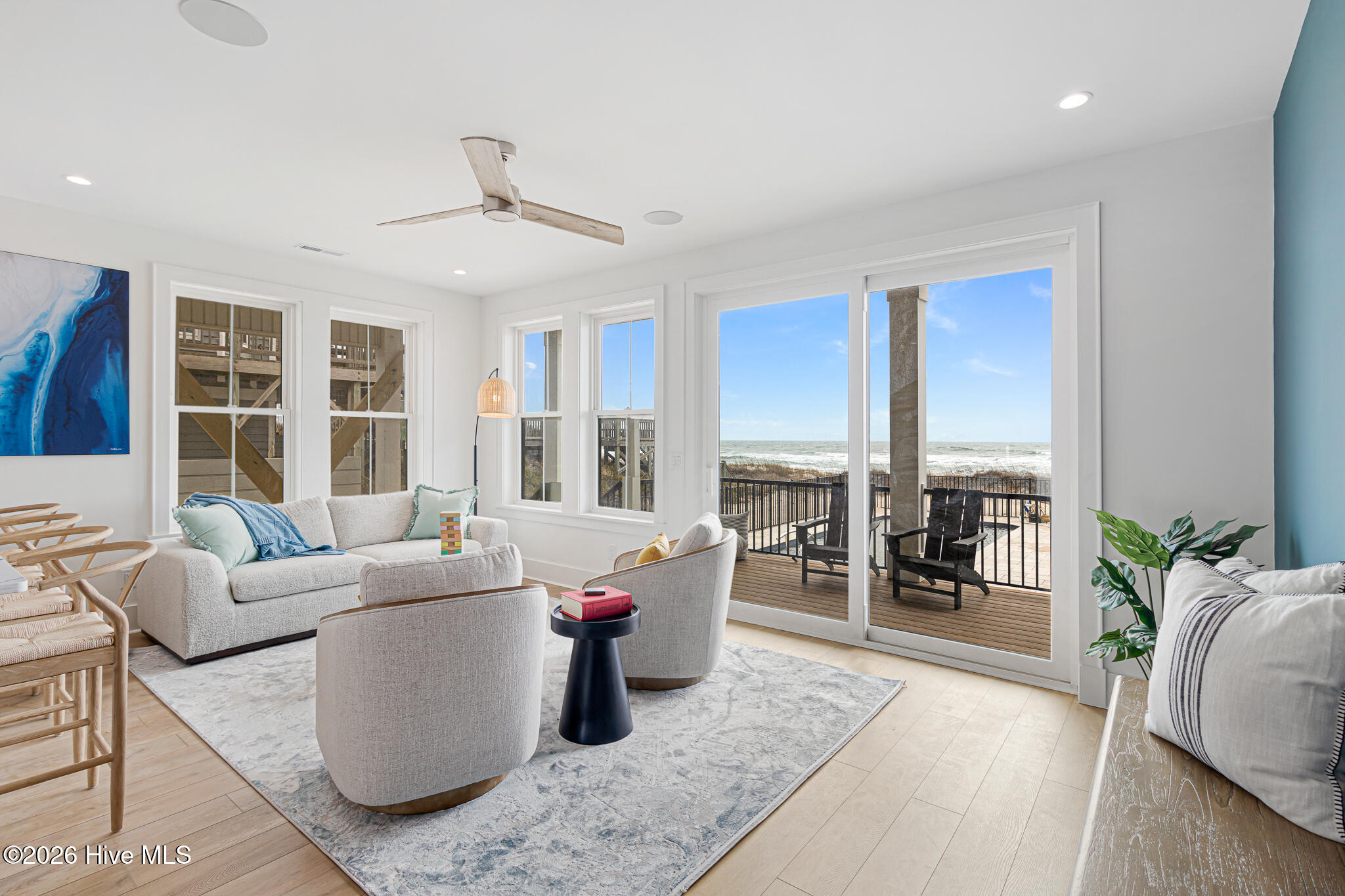 100556926 | Photo 37