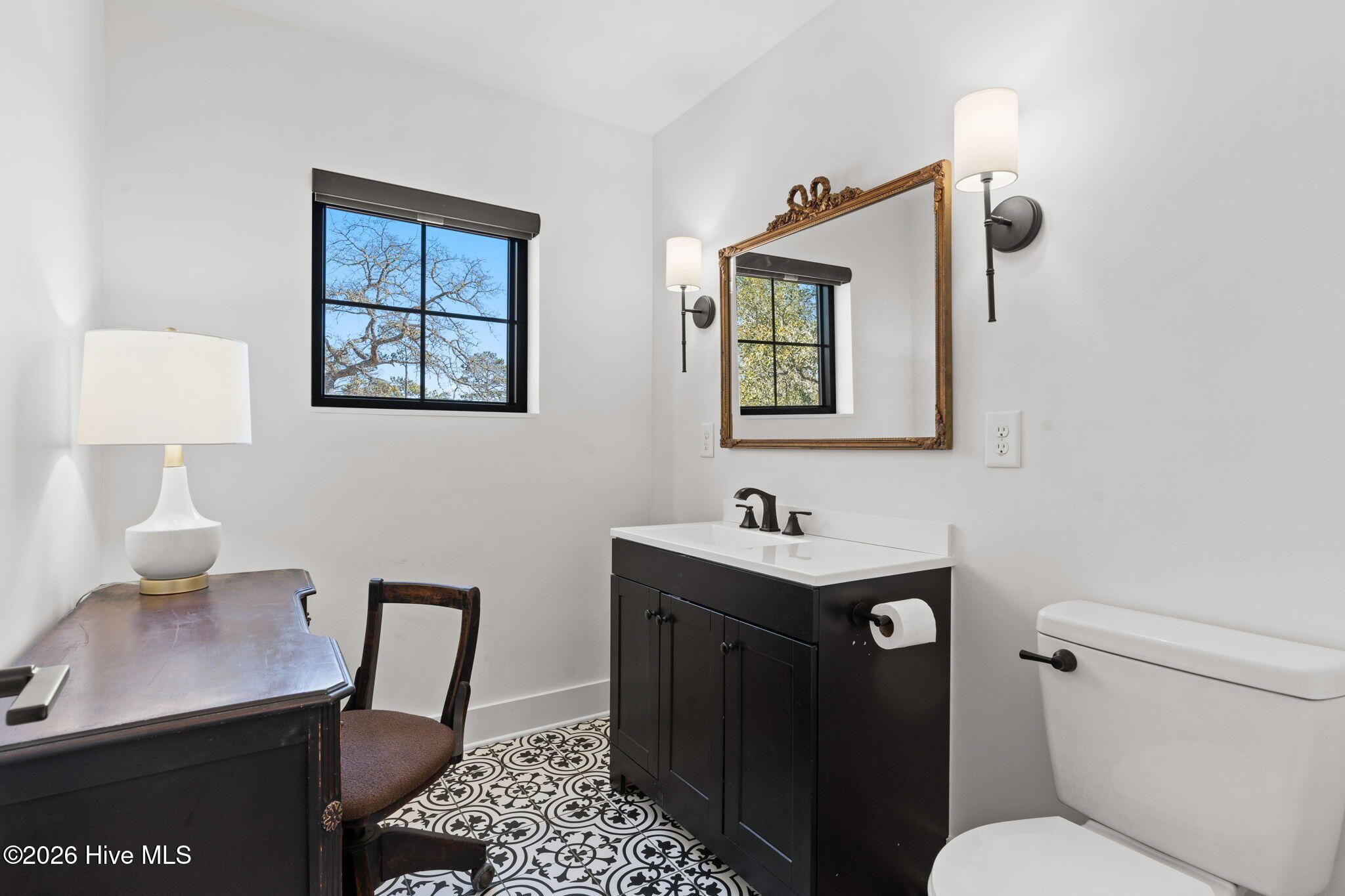 100554419 | Photo 40