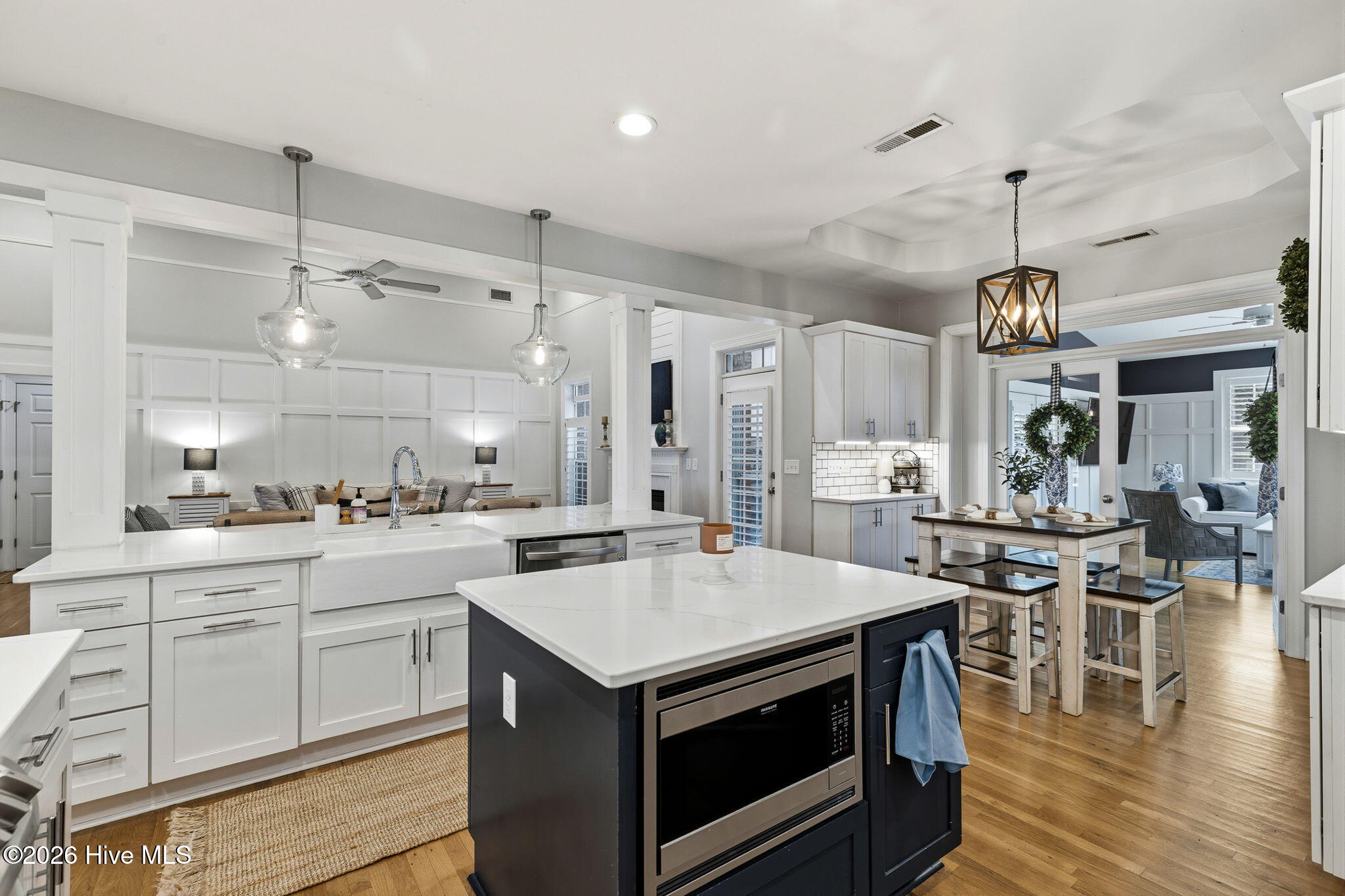 100561515 | Photo 31