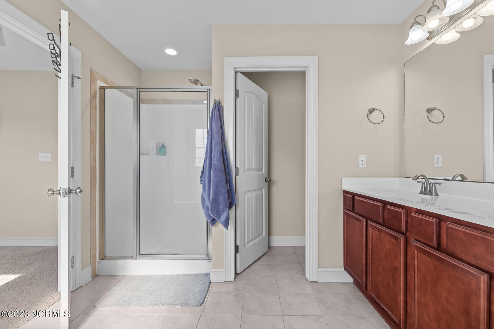 100553730 | Photo 26