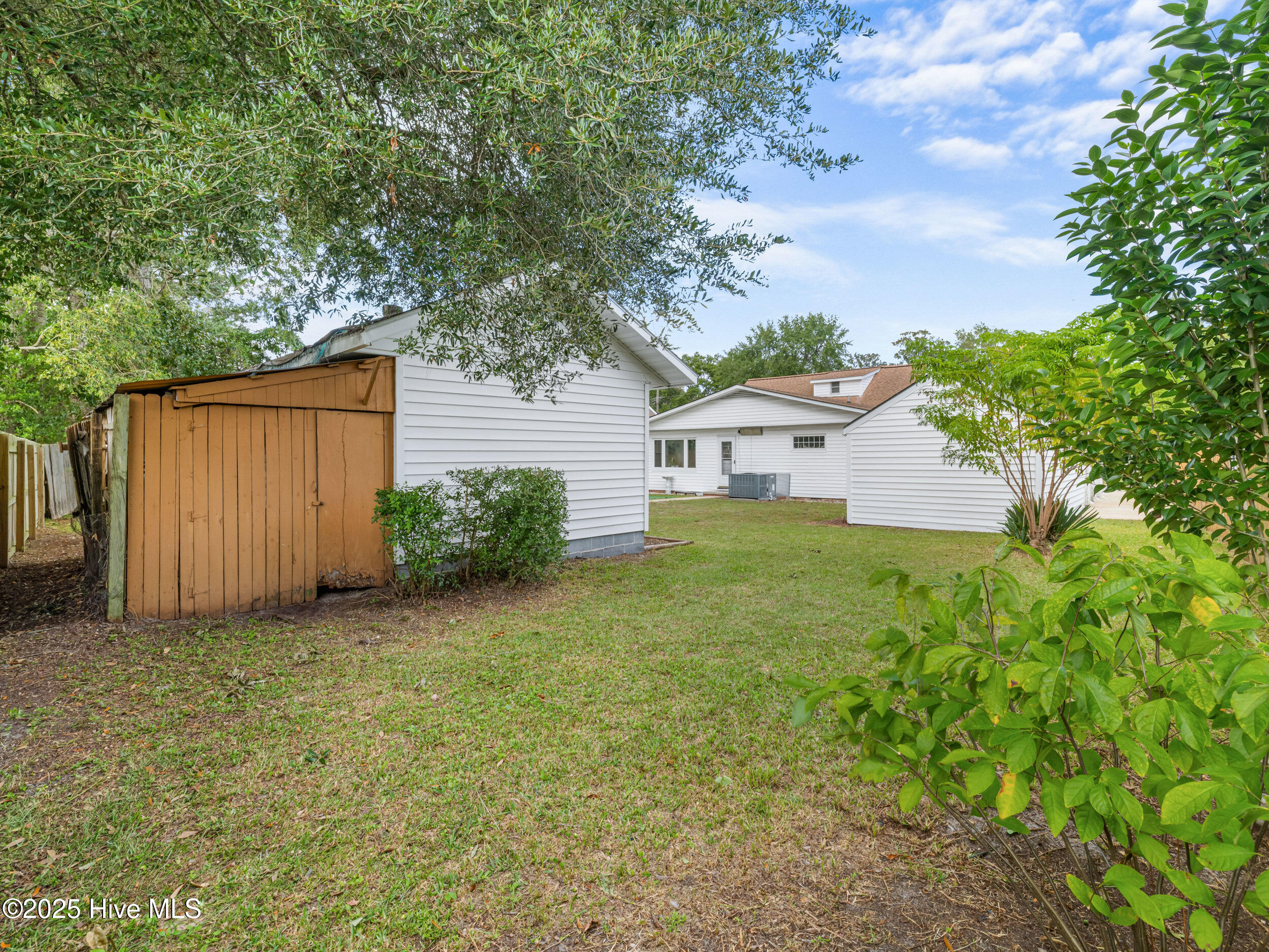 100536192 | Photo 35