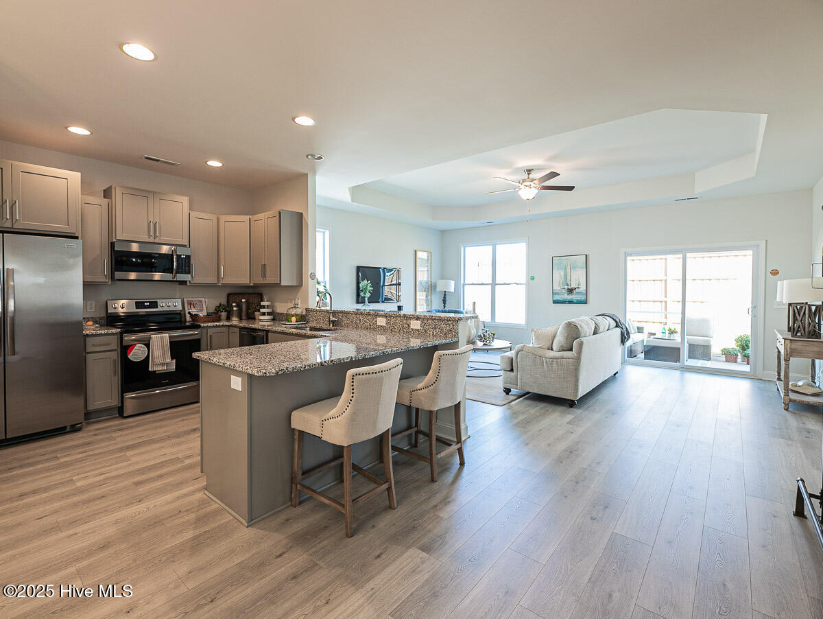 100515738 | Photo 14