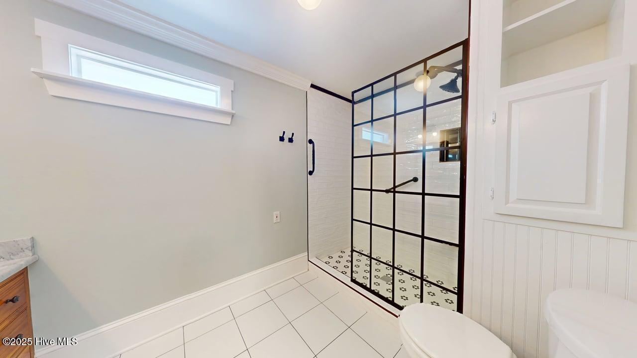 100502870 | Photo 46