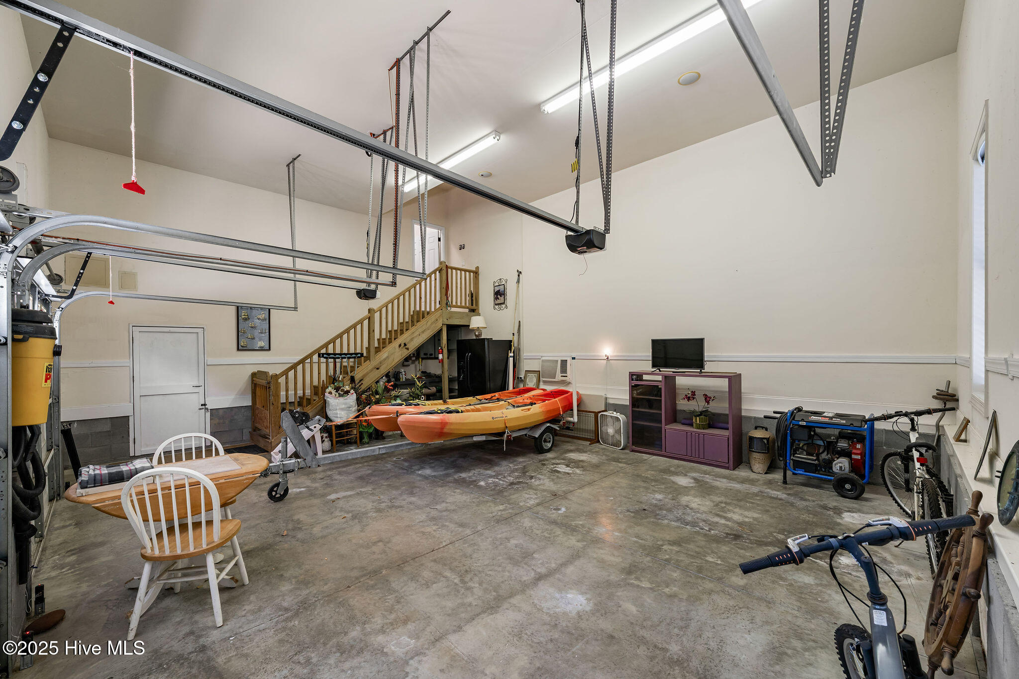 100532416 | Photo 103