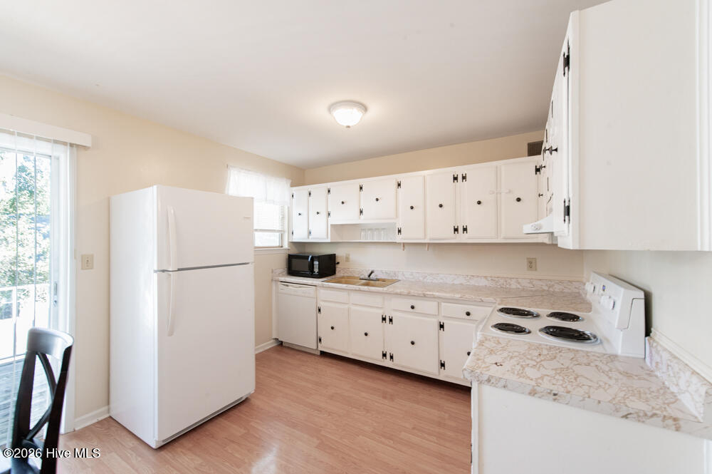 Listing Photo 5 - Condo for sale in building located at 1020 Carriage Dr, Aiken, SC 29803 - Unit #Apt D