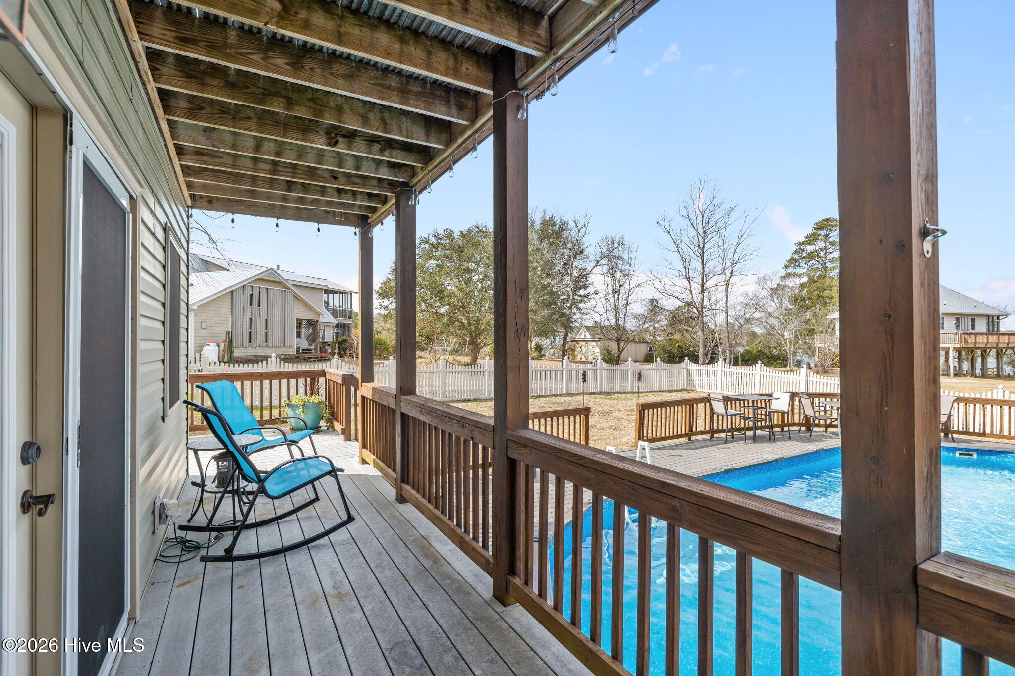 100558947 | Photo 39