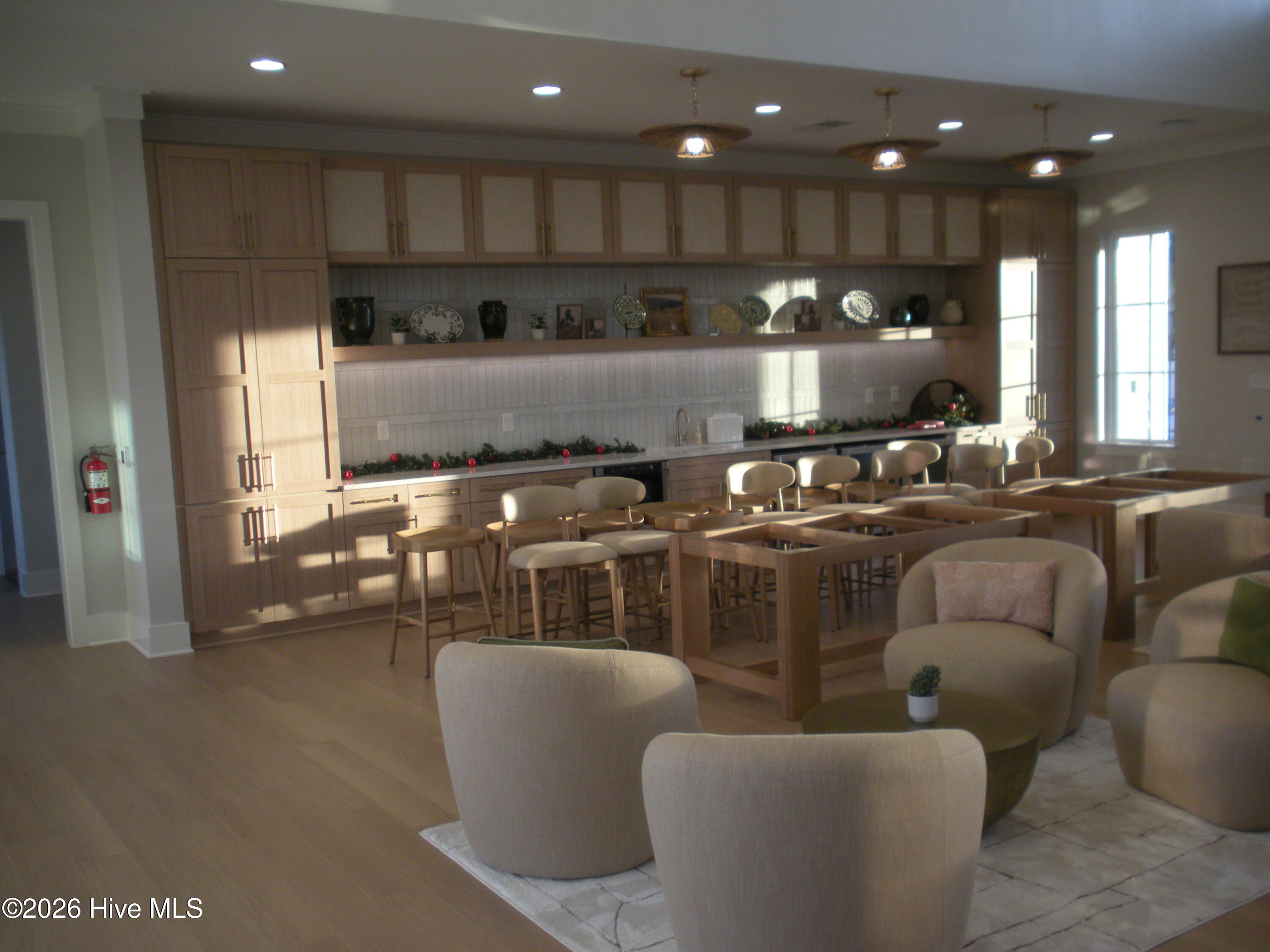 100548269 | Photo 23