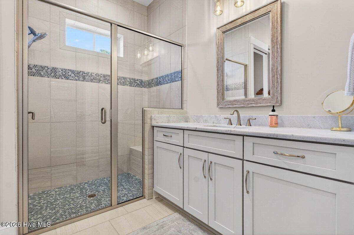 100546549 | Photo 29