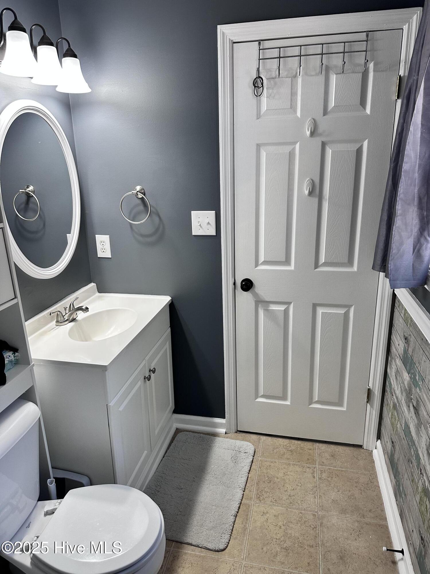 100546985 | Photo 30