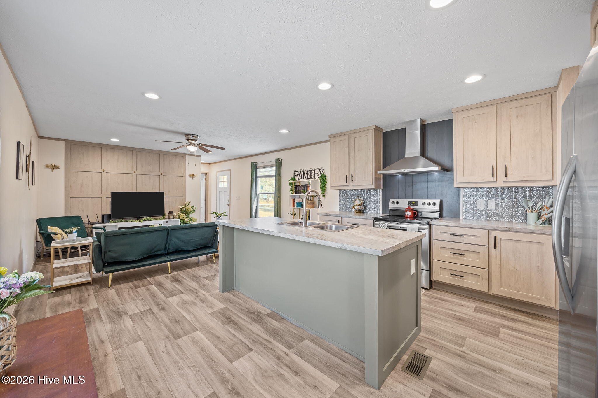 100558826 | Photo 13