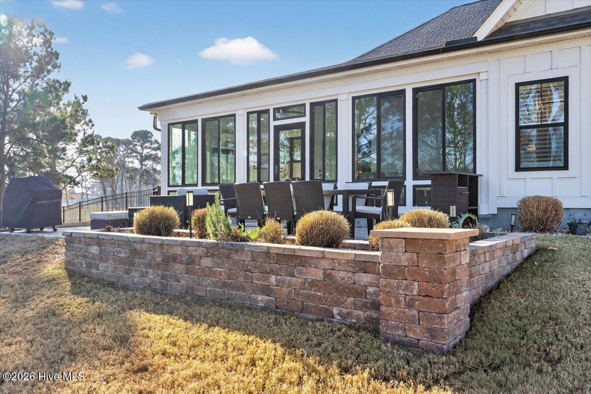 100548349 | Photo 64