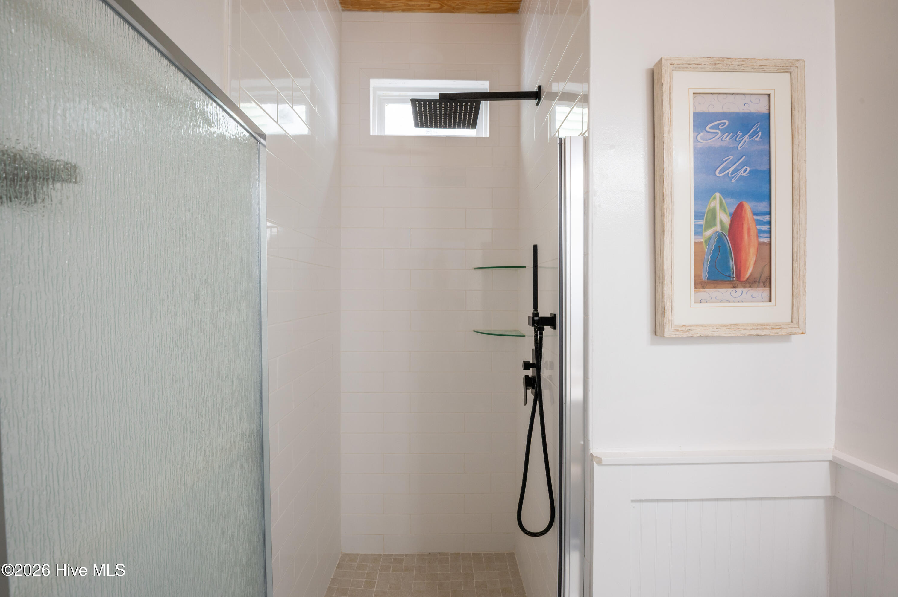 100550825 | Photo 32