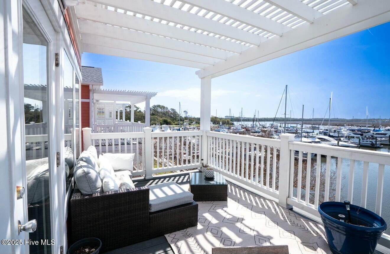 100552345 | Photo 12