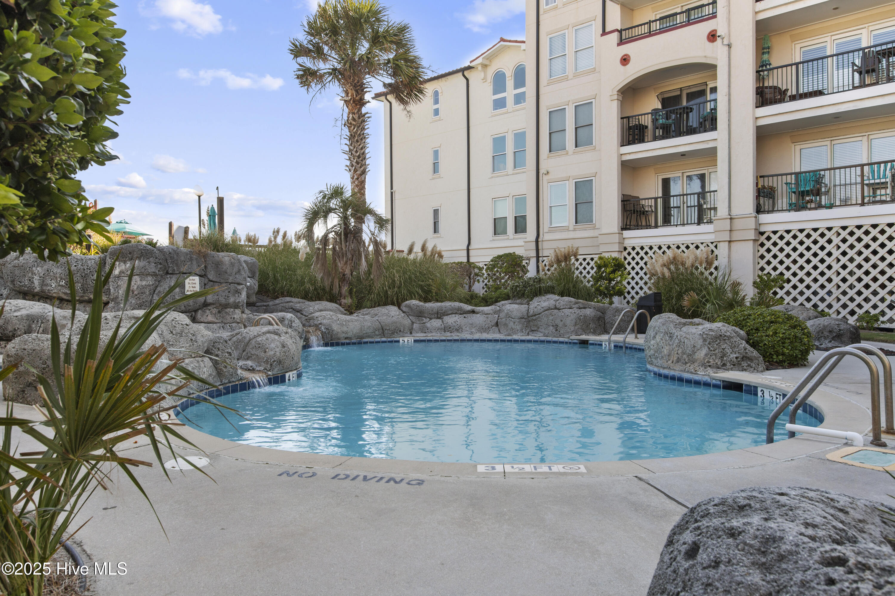 100540014 | Photo 17