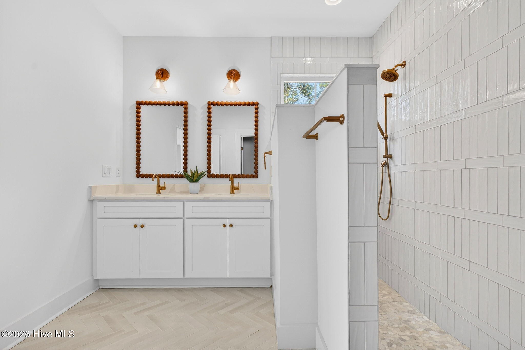 100559377 | Photo 20