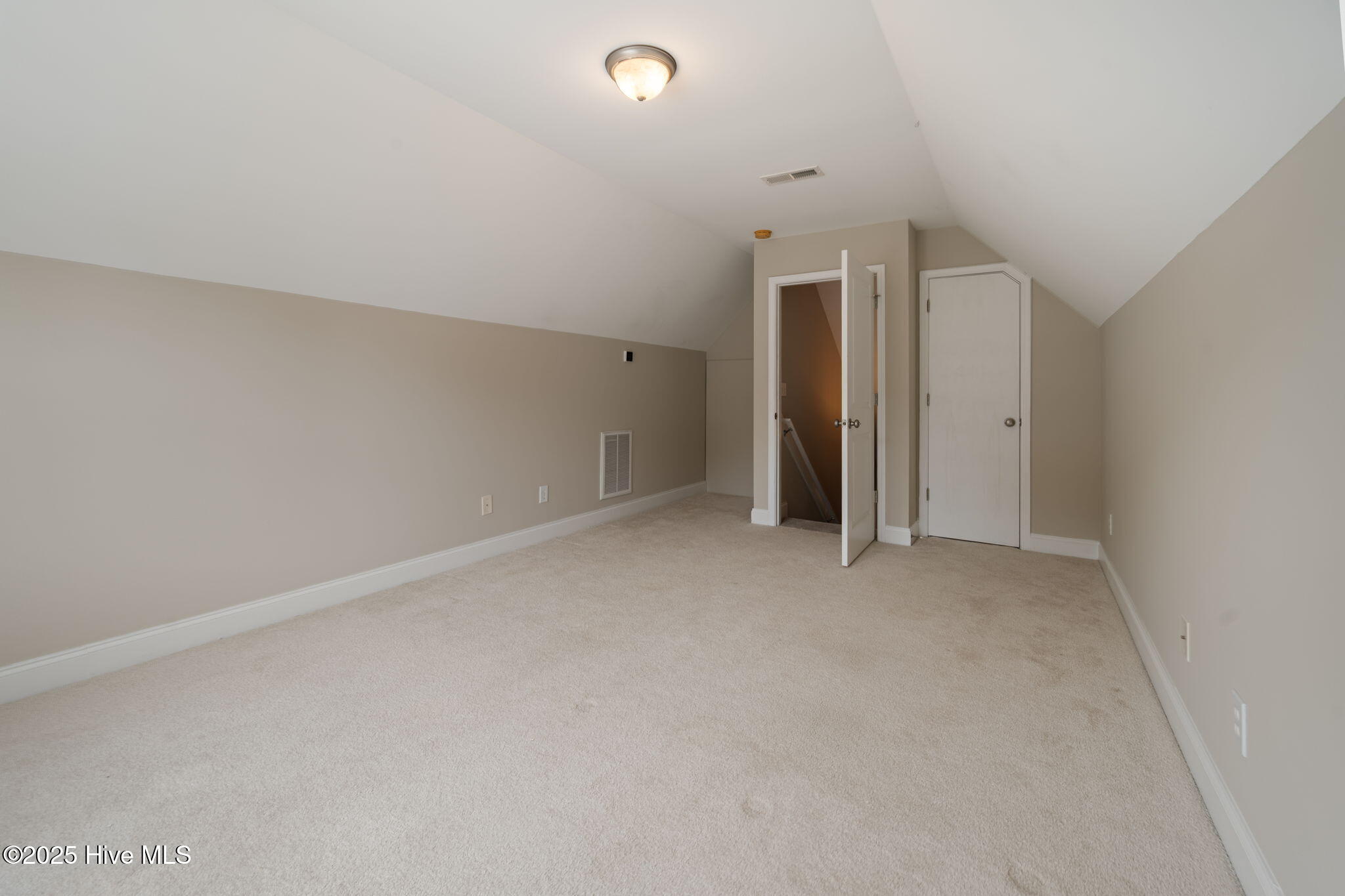 100525052 | Photo 29