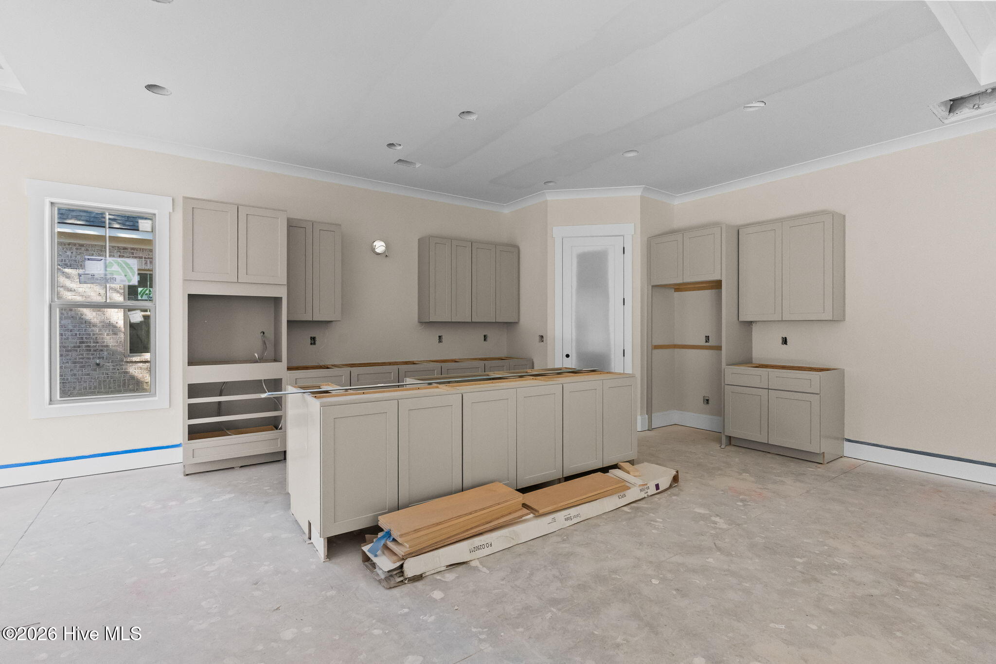 100568137 | Photo 11