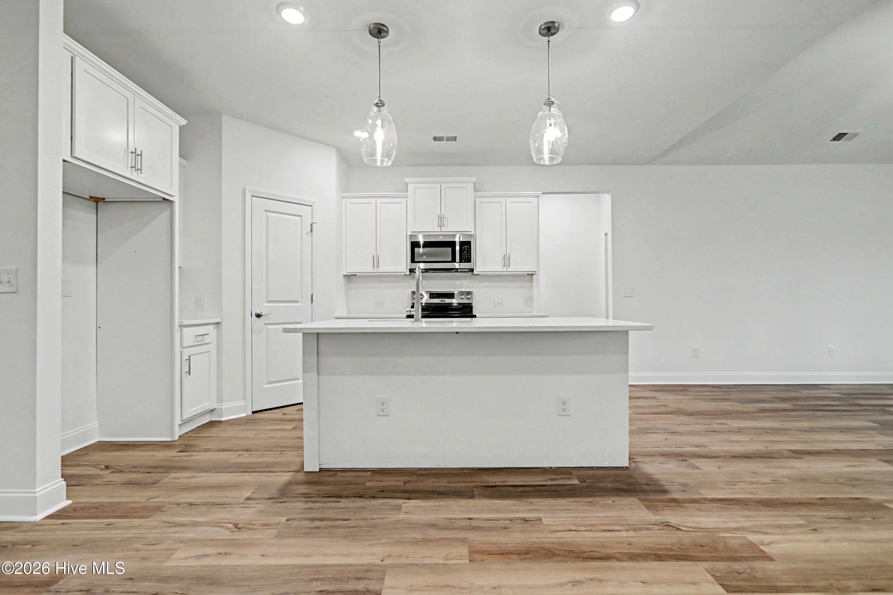 100555122 | Photo 11