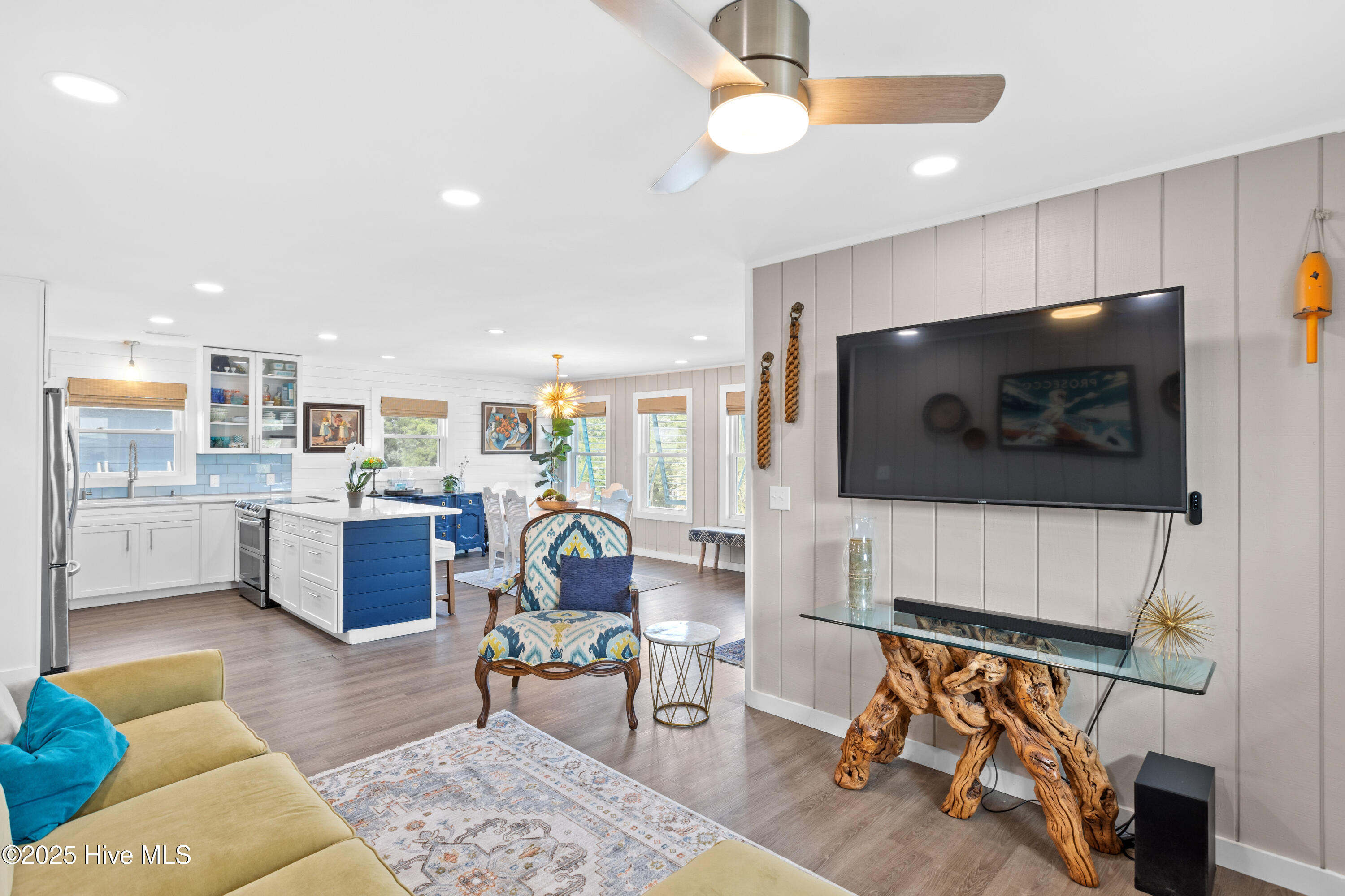 100567814 | Photo 16