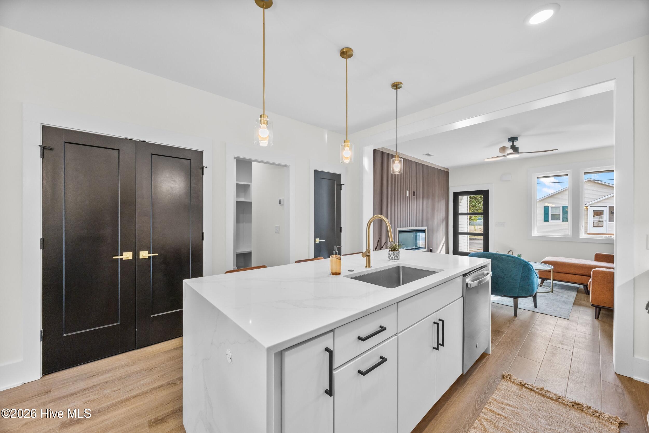 100566650 | Photo 12