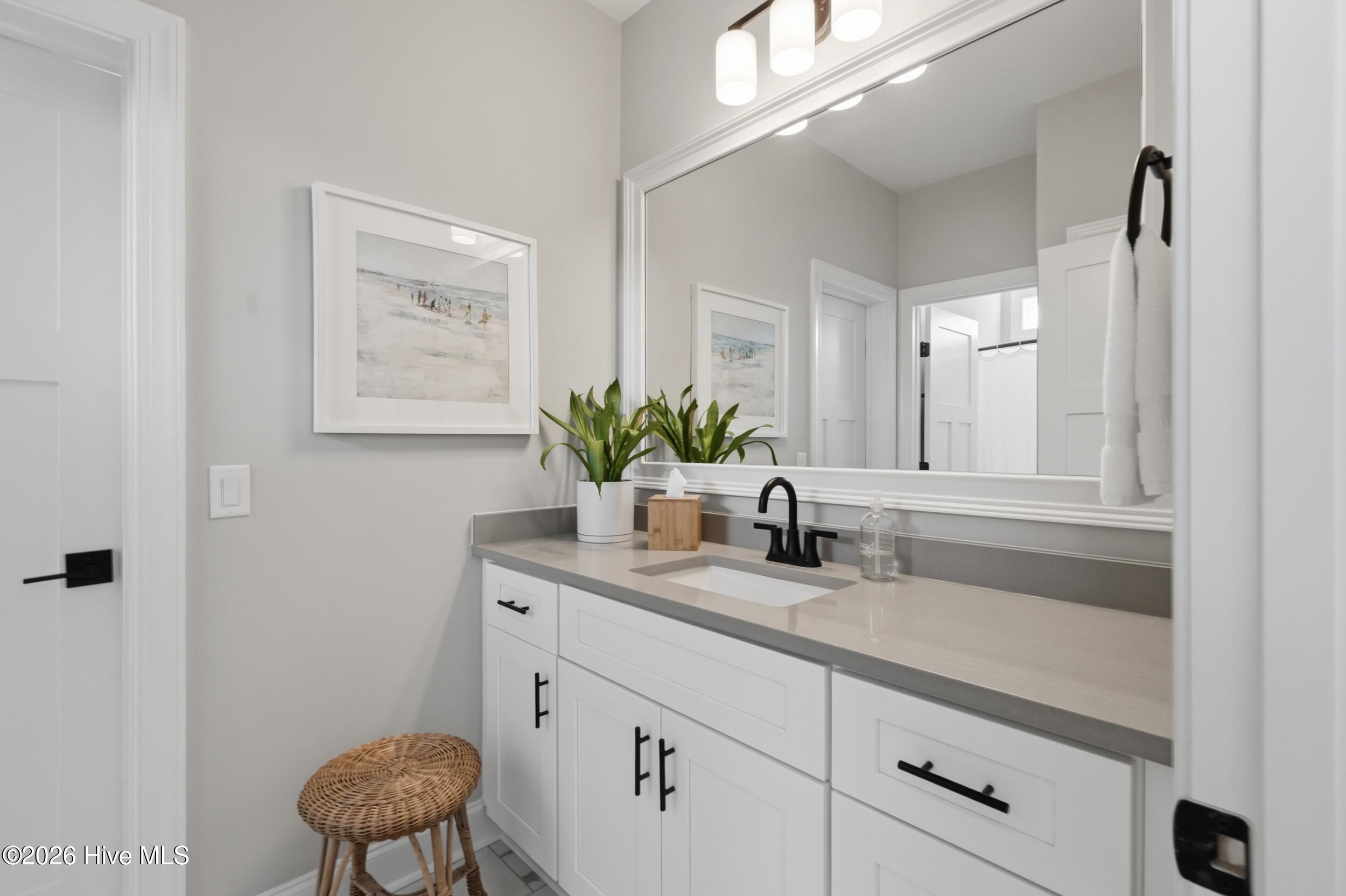 100562454 | Photo 49