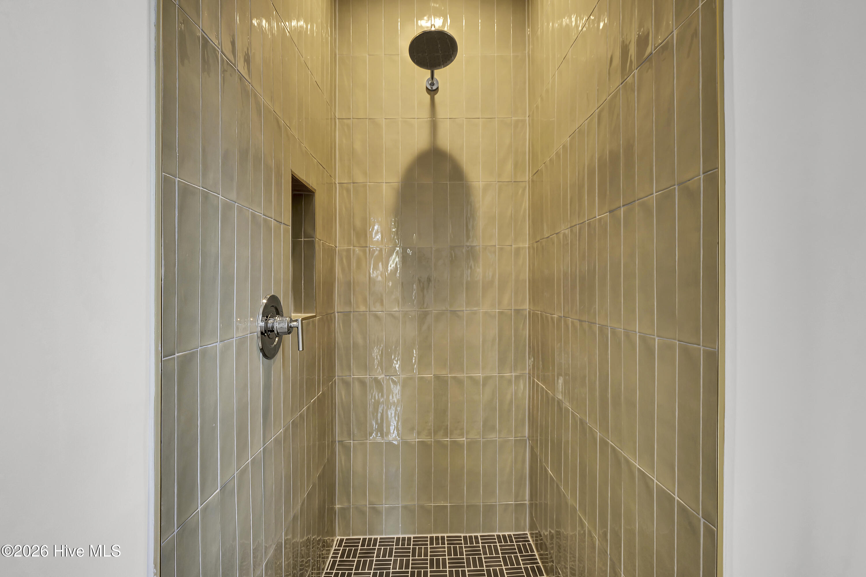 100549345 | Photo 21