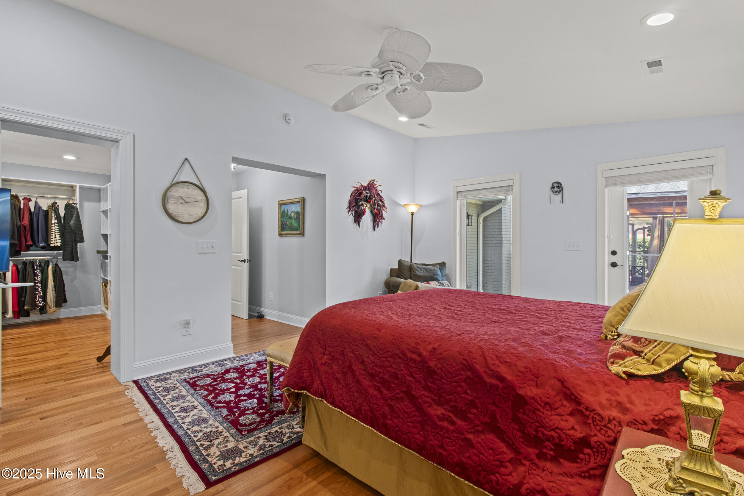 100537992 | Photo 16