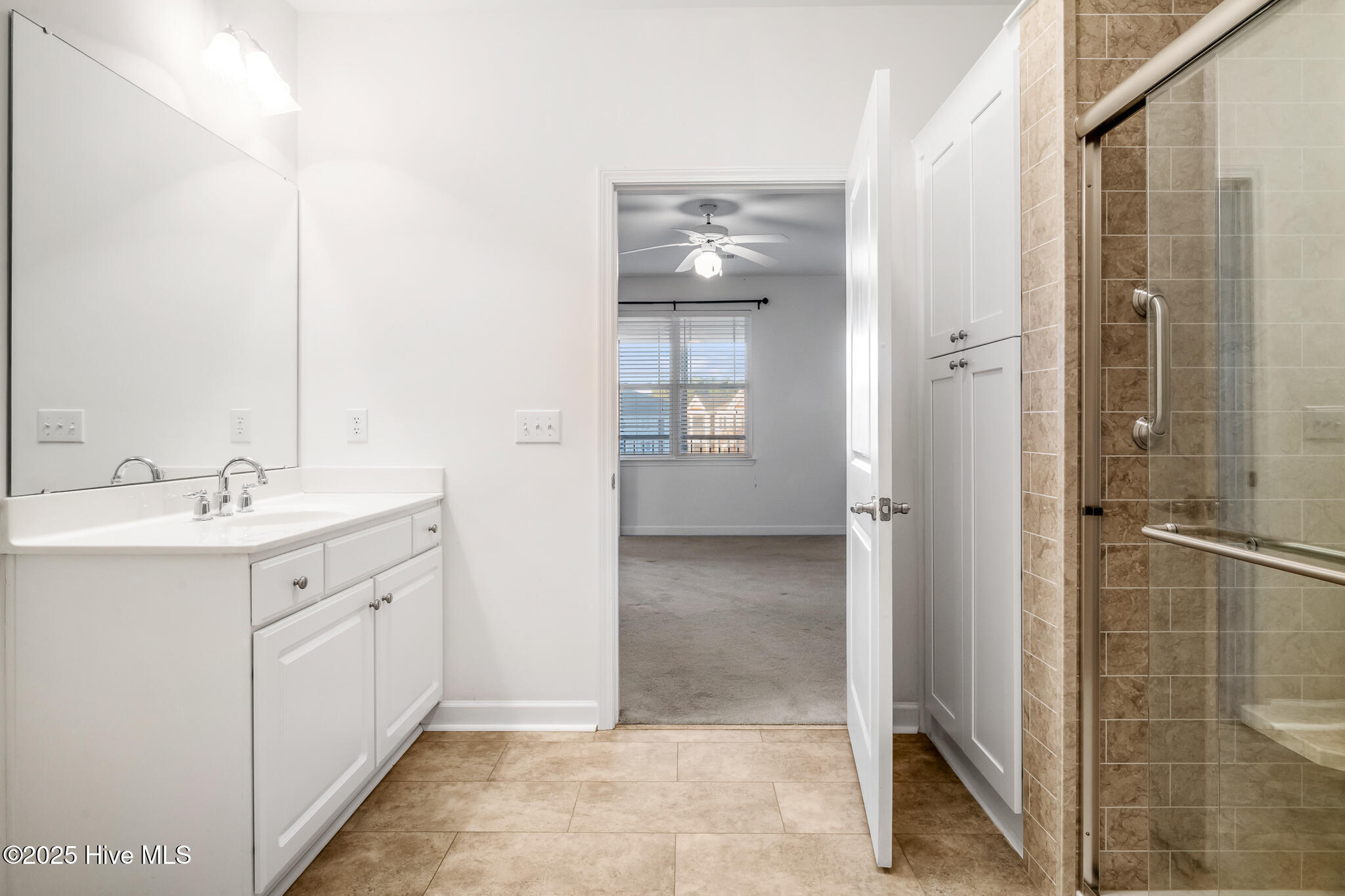 100546271 | Photo 12