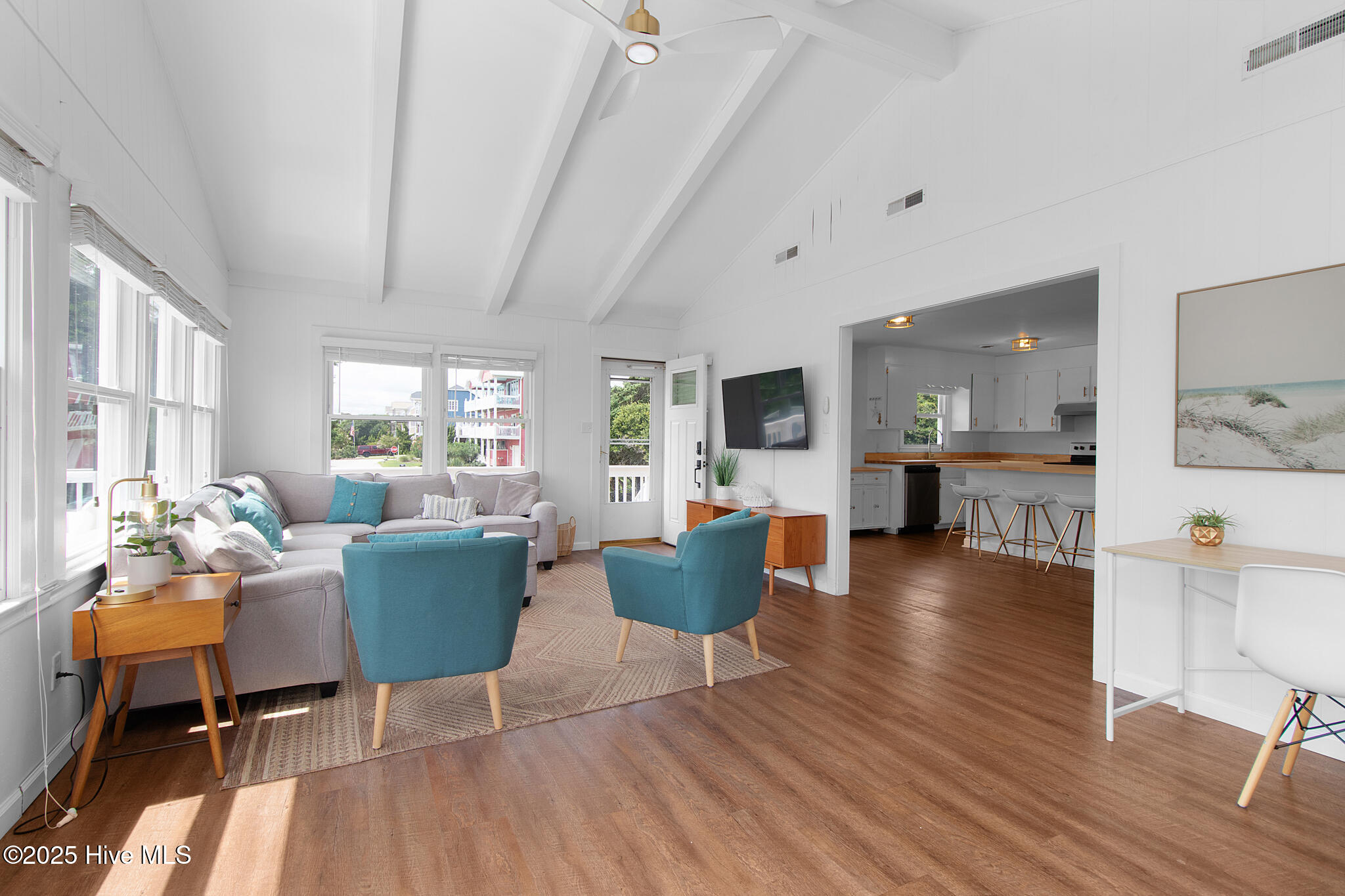 100527418 | Photo 13