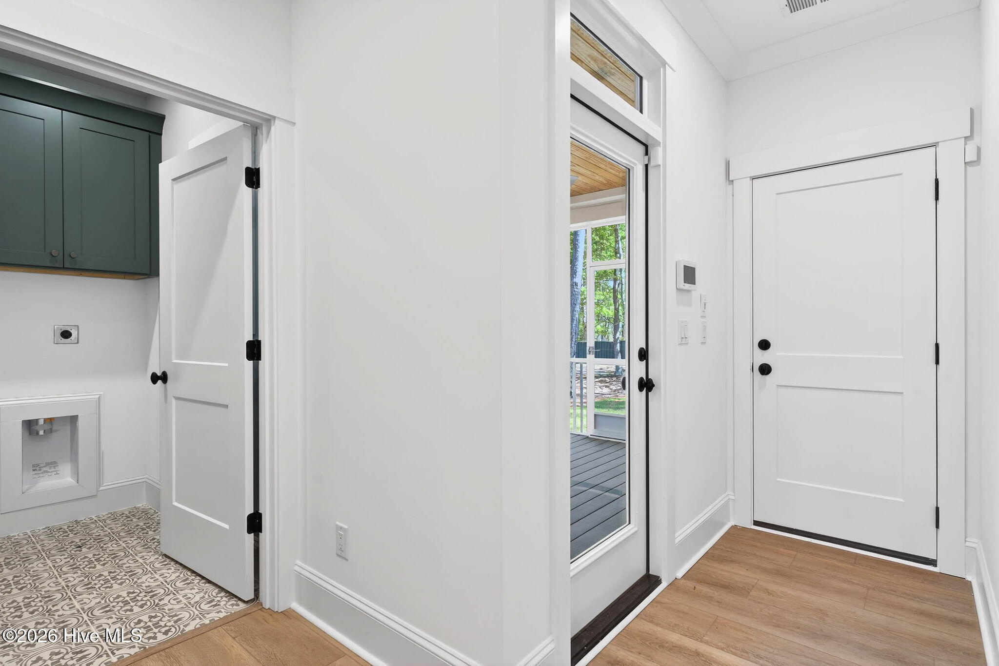 100531409 | Photo 14