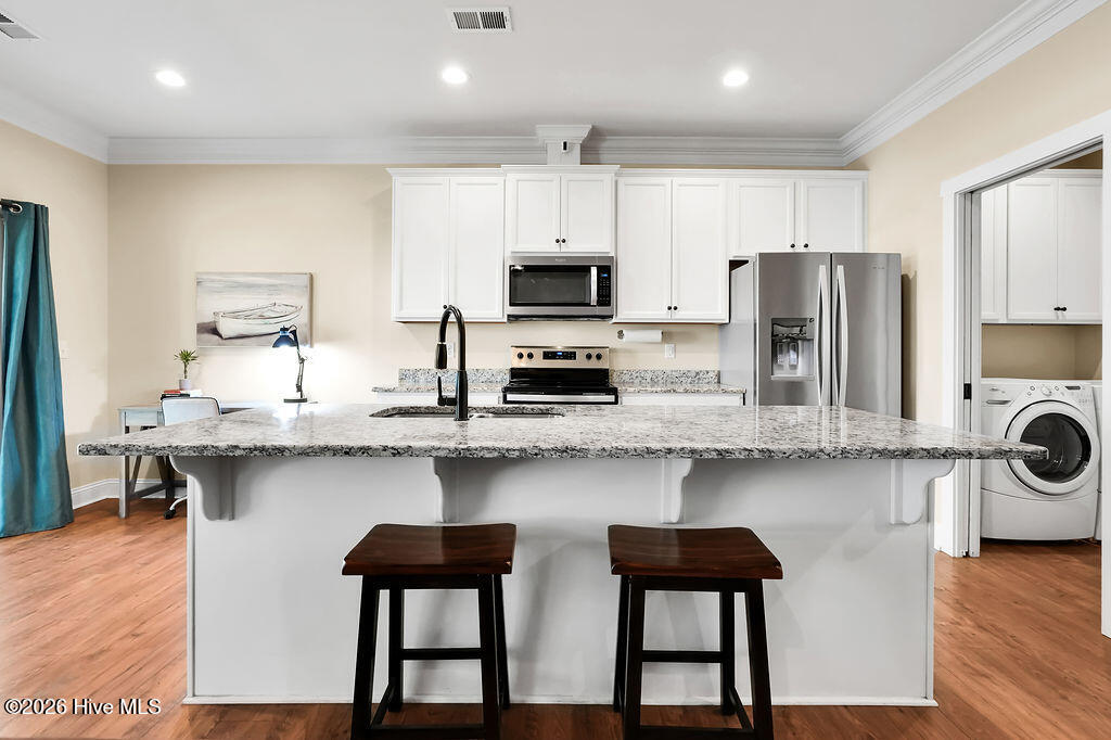 100568097 | Photo 15