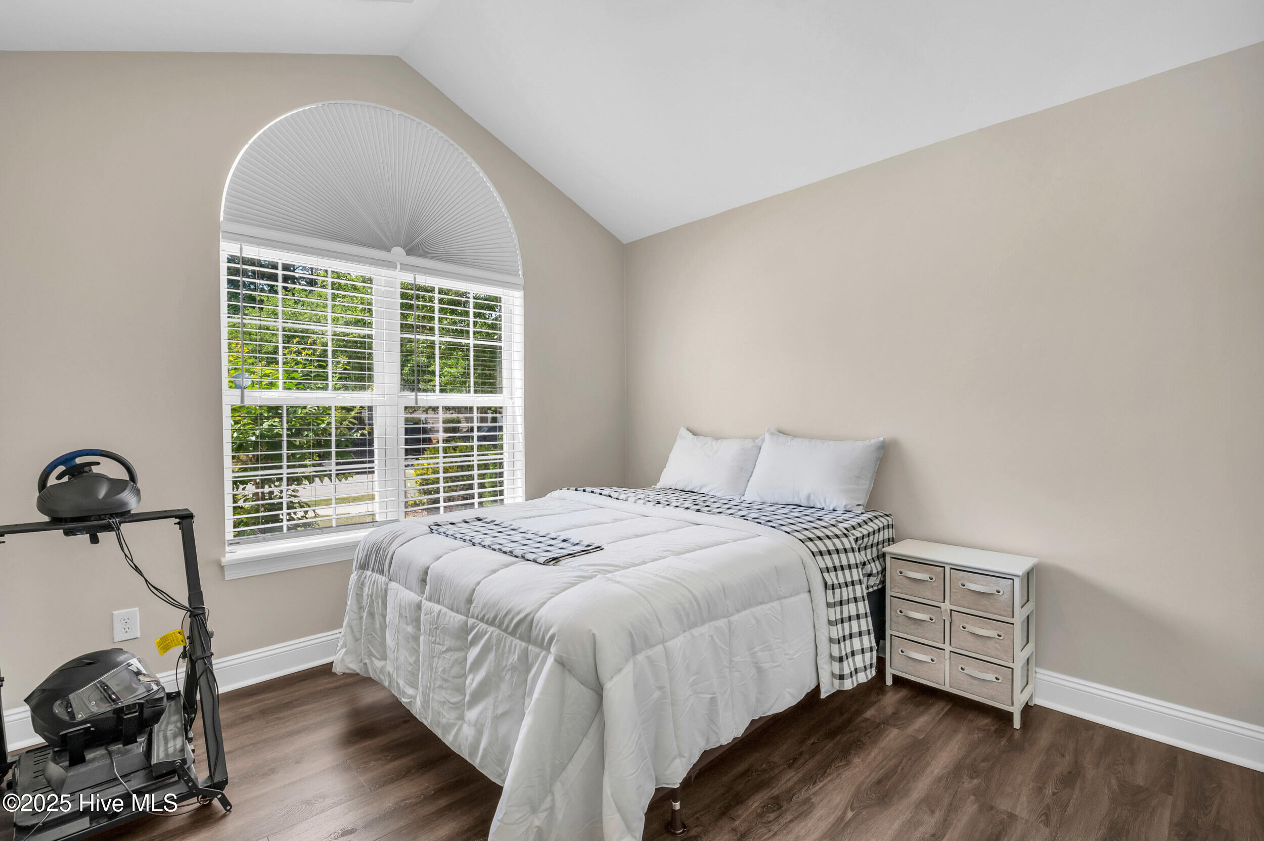 100540826 | Photo 22