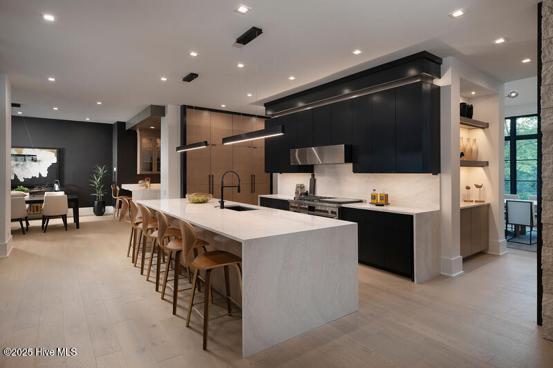 100514811 | Photo 17