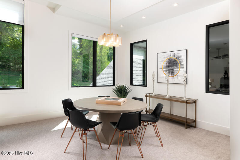 100514811 | Photo 21