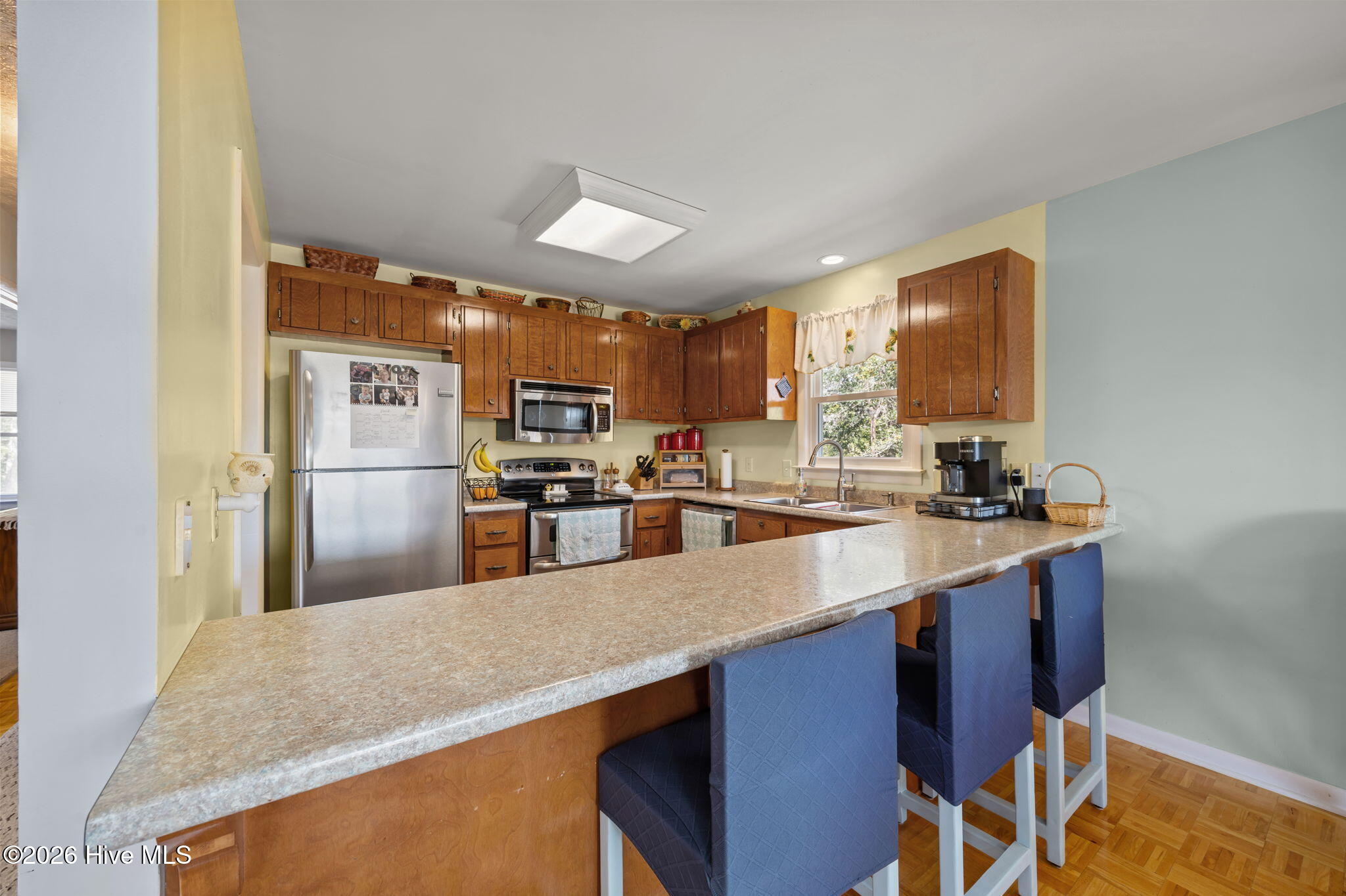 100561792 | Photo 11