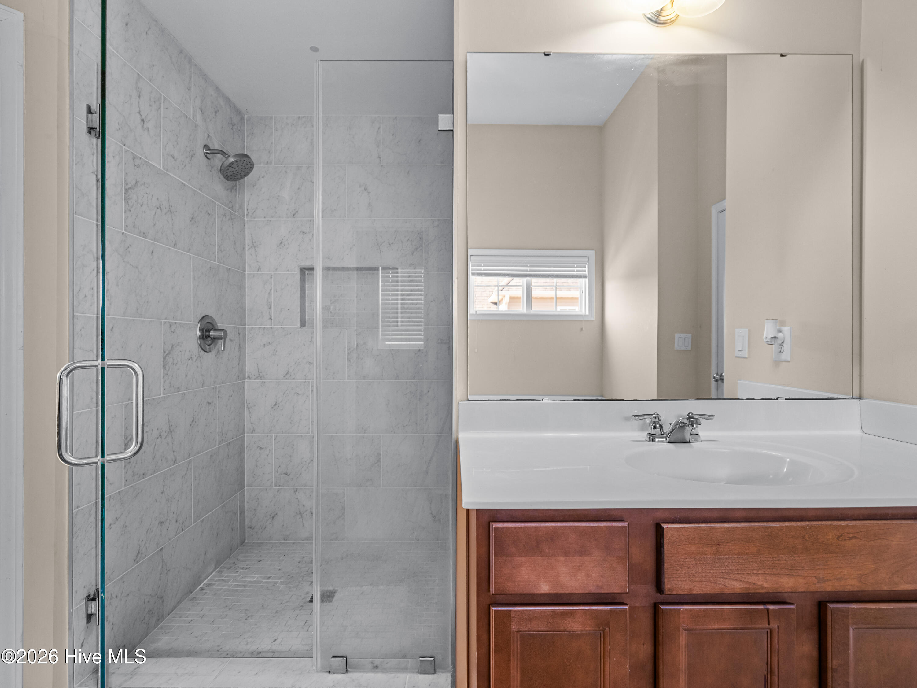 100553389 | Photo 41