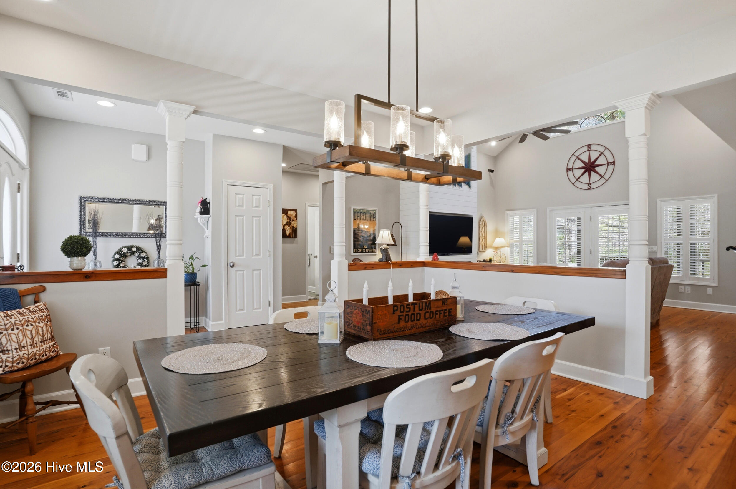 100563300 | Photo 17